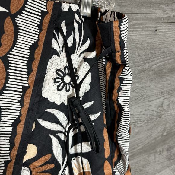 Shein Curve Moth Skort Women’s Size 3XL (18) Floral Lightweight Faux Wrap Nature - Picture 8 of 14